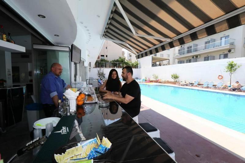 Porto Plazza Hotel 헐소니소스 외부 사진