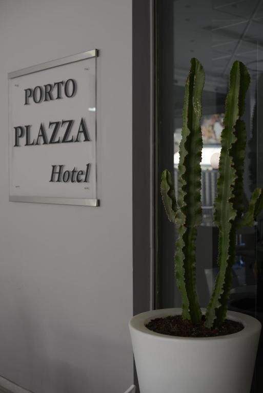 Porto Plazza Hotel 헐소니소스 외부 사진