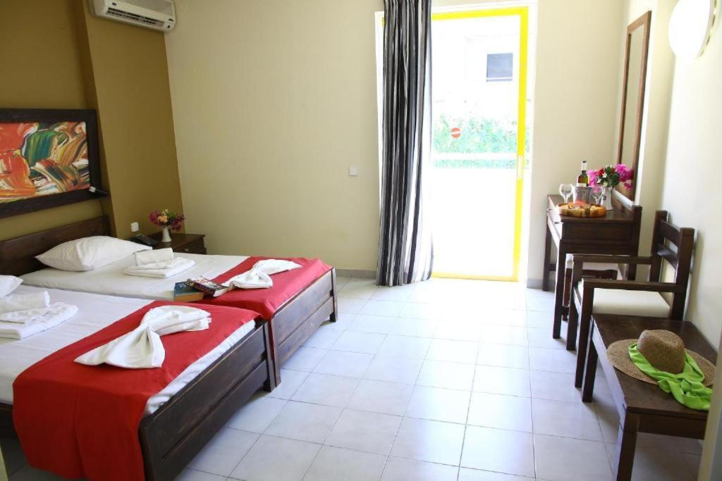 Porto Plazza Hotel 헐소니소스 외부 사진