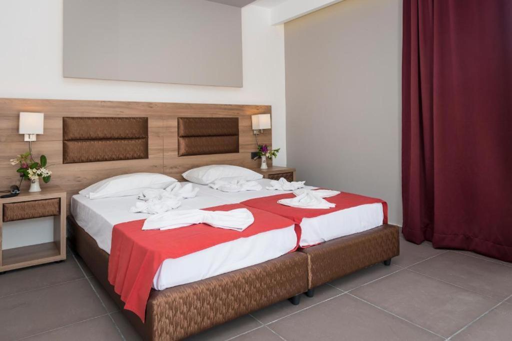 Porto Plazza Hotel 헐소니소스 외부 사진