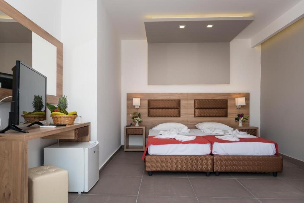Porto Plazza Hotel 헐소니소스 외부 사진